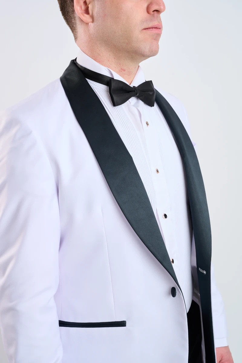 Smoking blanco con pantalón negro