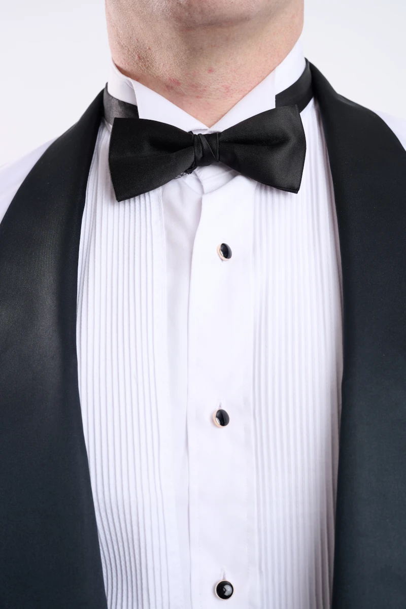 Smoking blanco con pantalón negro