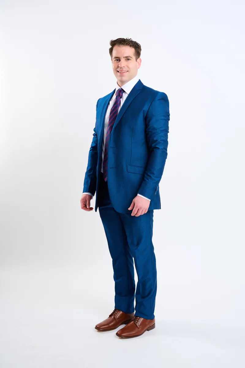 Traje azul petróleo