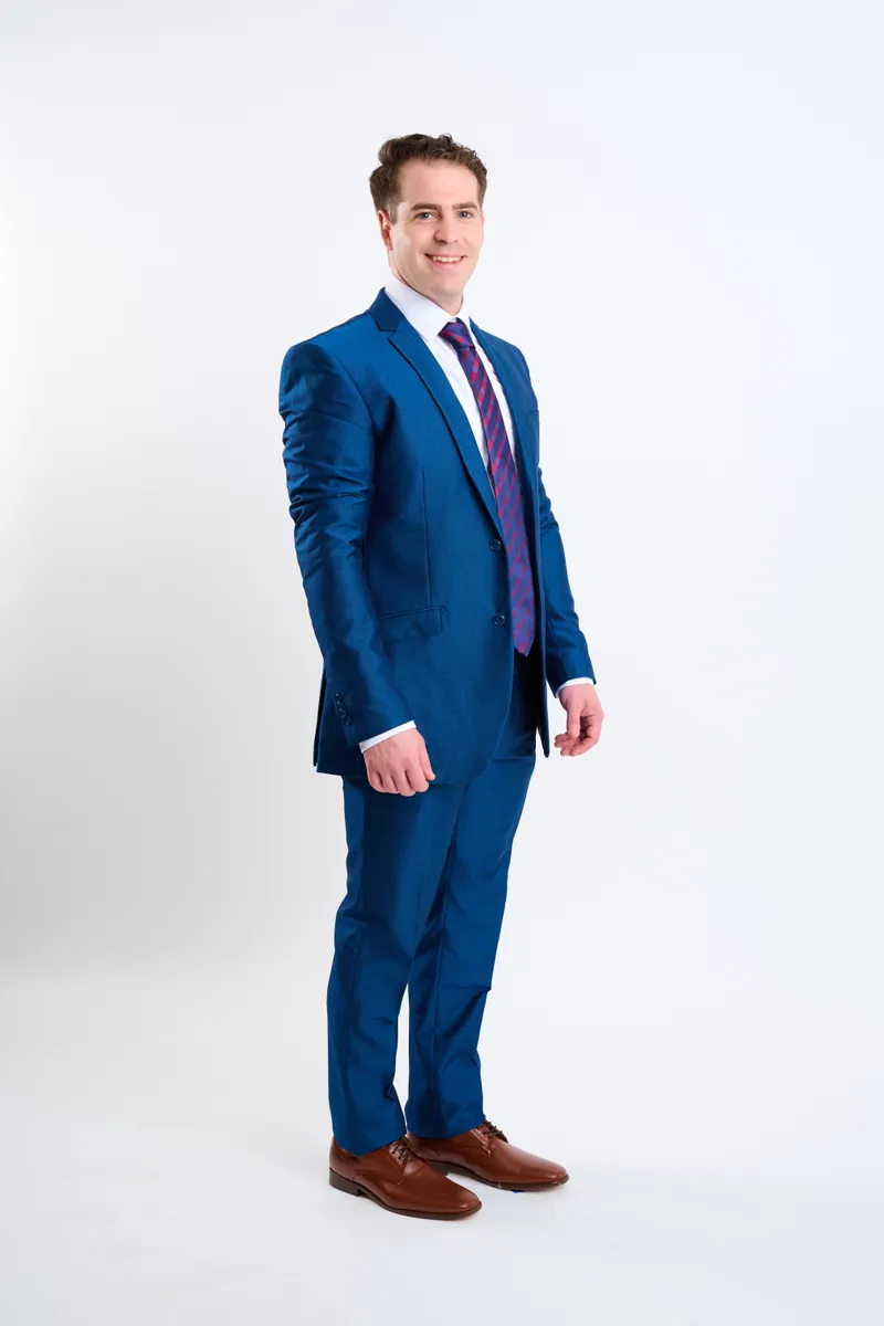 Traje azul petróleo